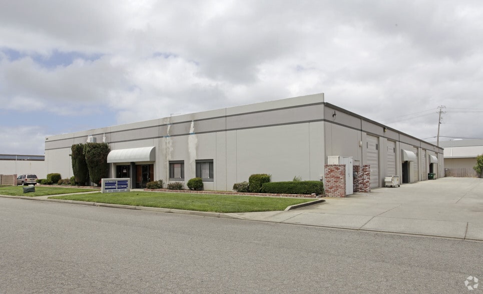 2415 Radley Ct, Hayward, CA for lease - Building Photo - Image 1 of 4