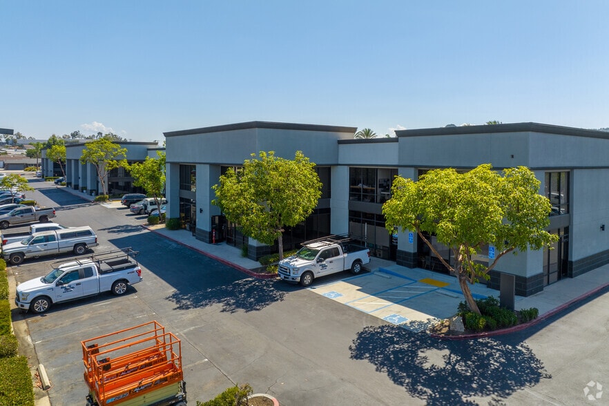 340 Rancheros Dr, San Marcos, CA for lease - Primary Photo - Image 1 of 3