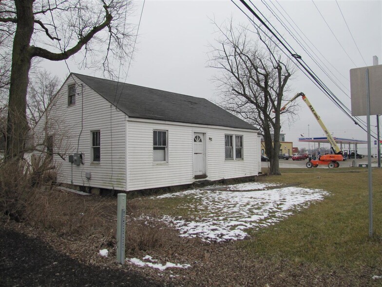 1208 Recker Rd, Piqua, OH for sale - Primary Photo - Image 1 of 1