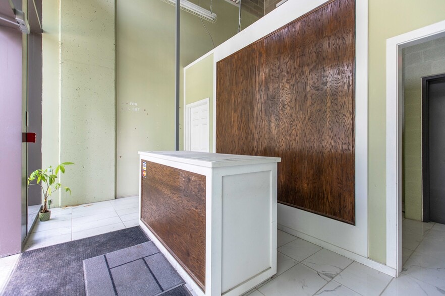 99 Esther Shiner Blvd, Toronto, ON for lease - Interior Photo - Image 2 of 5