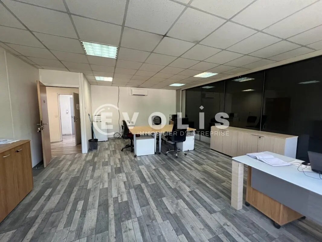 Office in Neuilly-sur-Marne for lease Interior Photo- Image 1 of 7