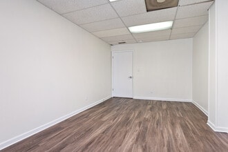 1045 N Canal St, Pittsburgh, PA for lease Interior Photo- Image 2 of 2