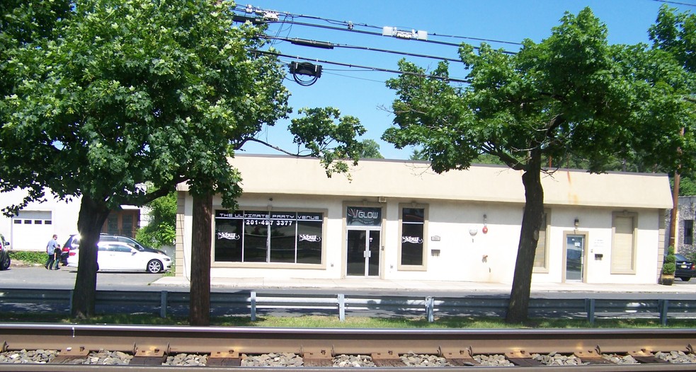 701 Broadway, Westwood, NJ for lease - Building Photo - Image 1 of 4