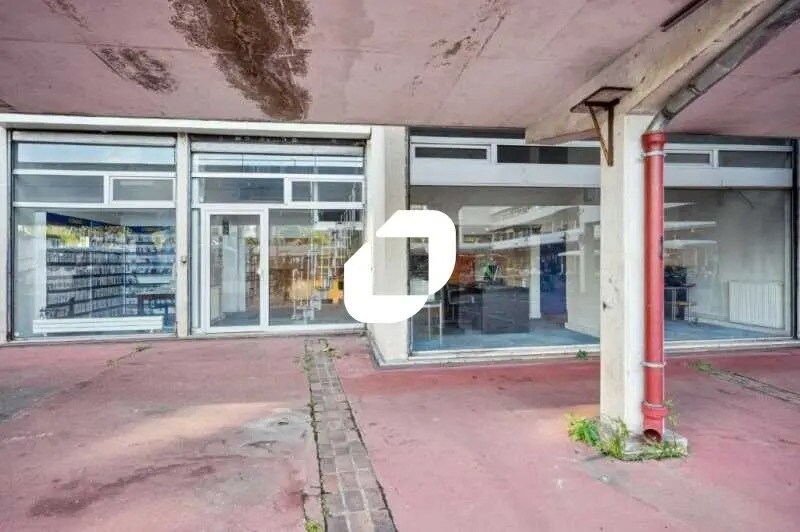 Office in Colombes for sale - Building Photo - Image 1 of 15