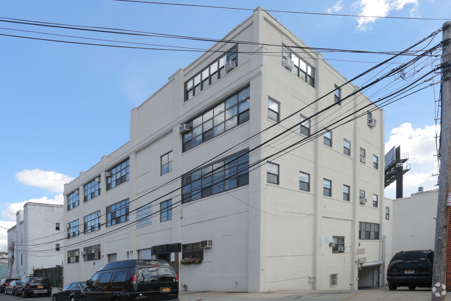 43-49 10th St, Long Island City, NY for sale - Building Photo - Image 1 of 1