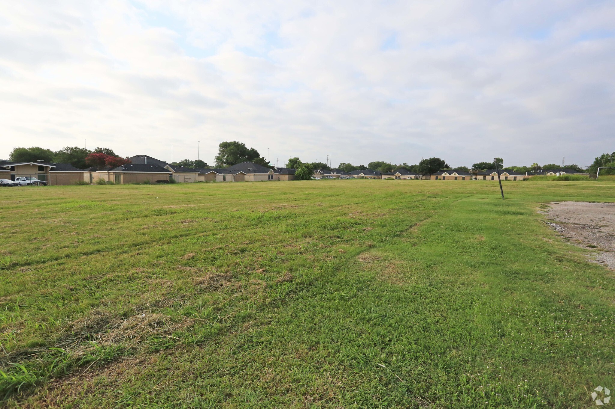 2328 E Park Row Dr, Arlington, TX for sale Primary Photo- Image 1 of 1