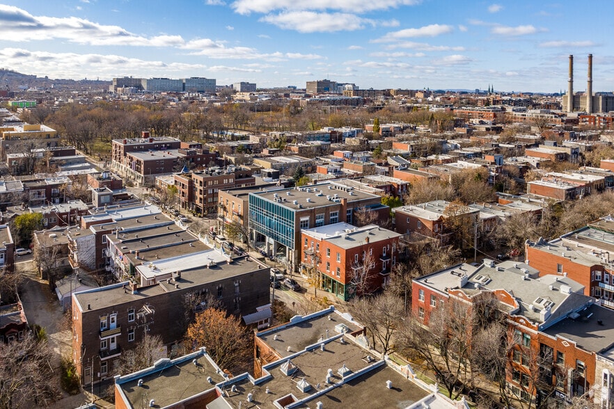 1375 Av Laurier E, Montréal, QC for lease - Aerial - Image 2 of 10