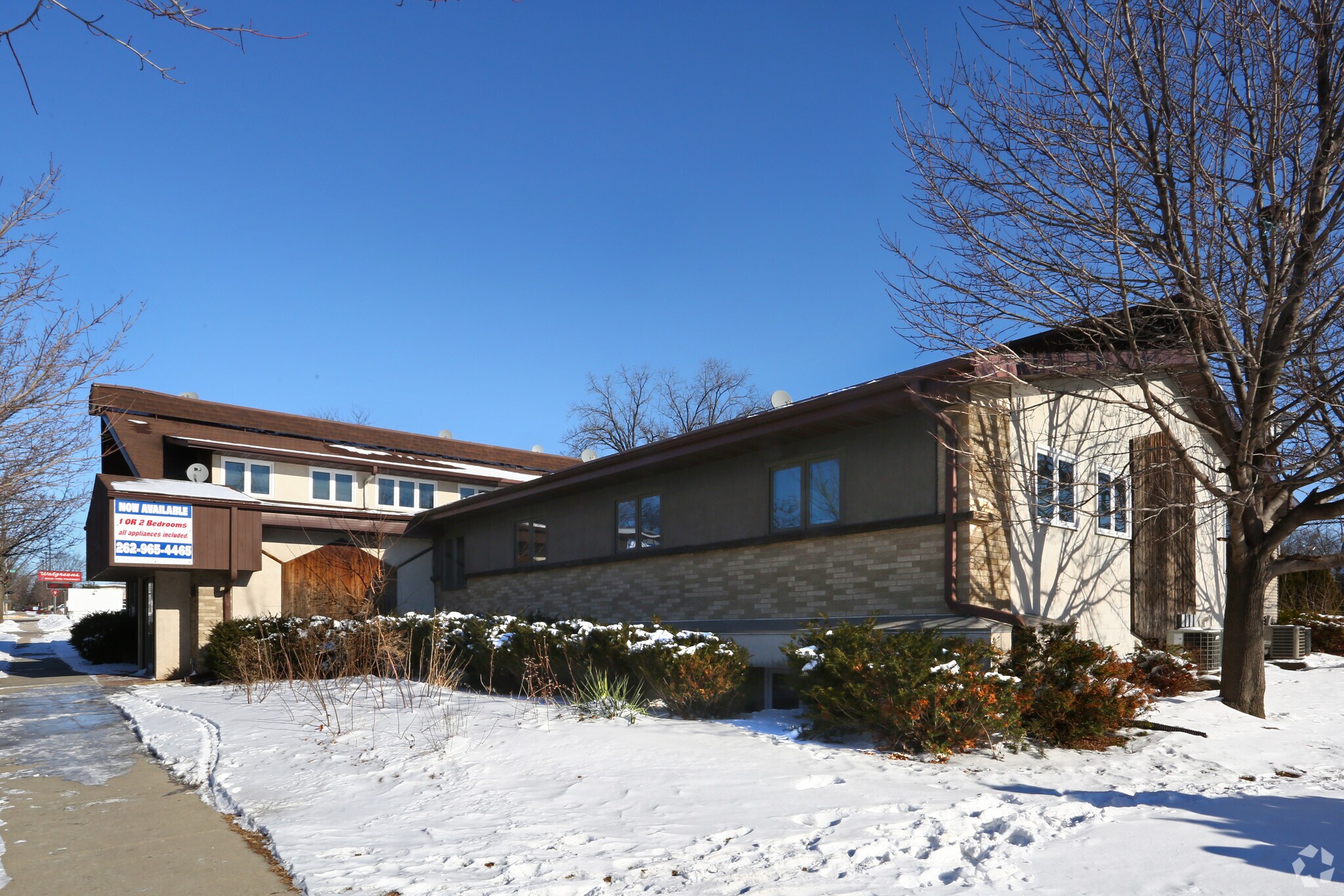 218 N Main St, Fort Atkinson, WI for sale Primary Photo- Image 1 of 1