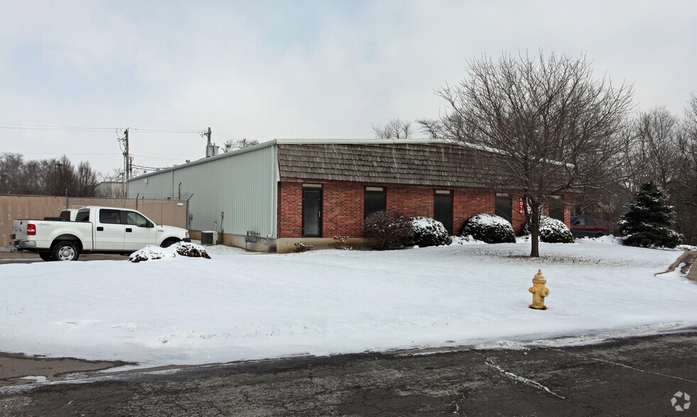 2012 E Prairie Cir, Olathe, KS for lease - Building Photo - Image 3 of 6