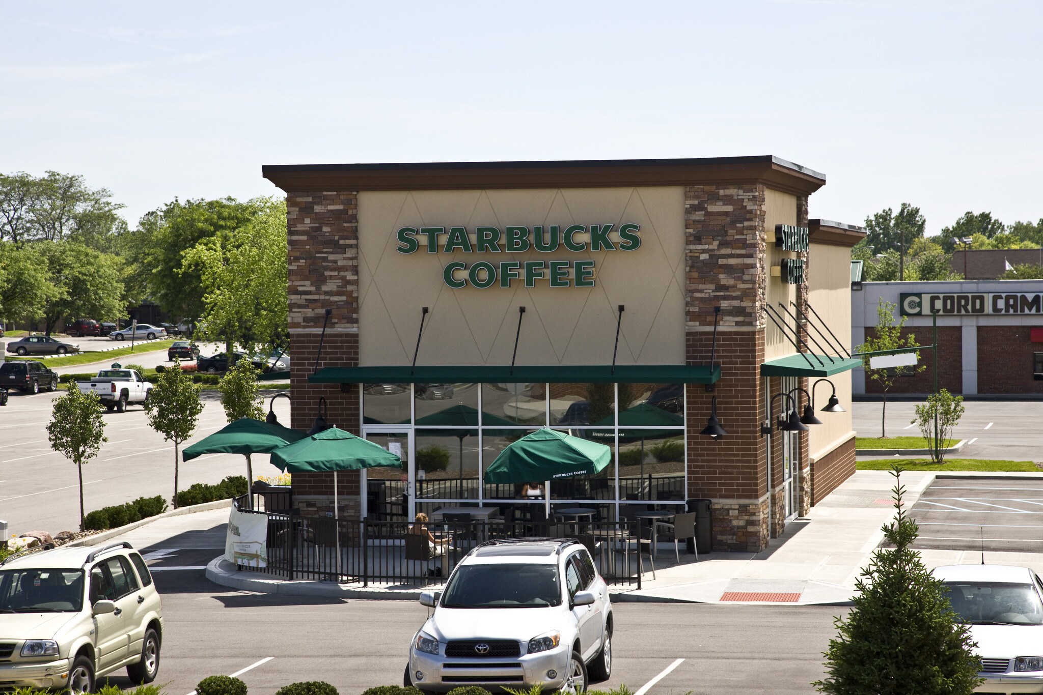 6920 Lake Plaza Dr, Indianapolis, IN for sale Primary Photo- Image 1 of 2