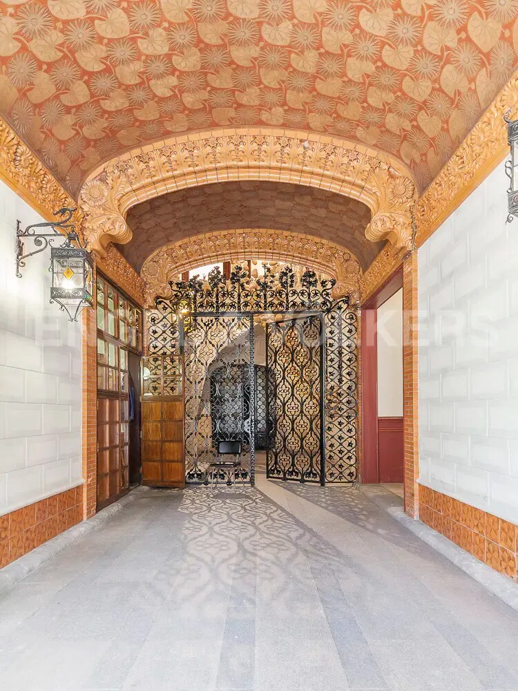 Office in Barcelona, Barcelona for lease Building Photo- Image 1 of 2