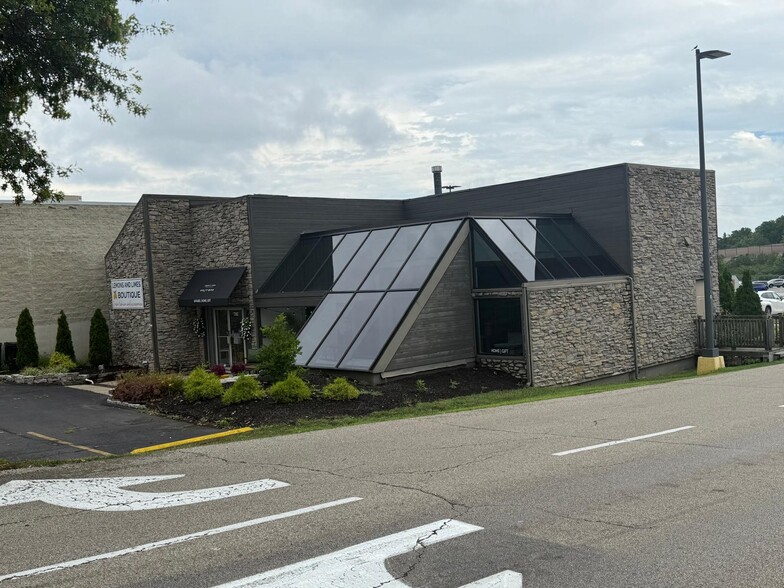 7292 Kenwood Rd, Cincinnati, OH for sale - Building Photo - Image 3 of 5