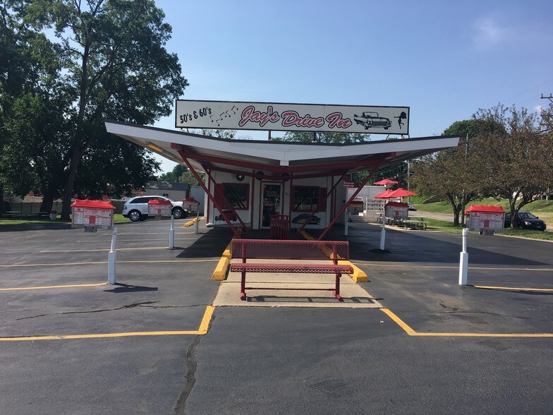 107 W Washington St, Oregon, IL for sale - Primary Photo - Image 1 of 1