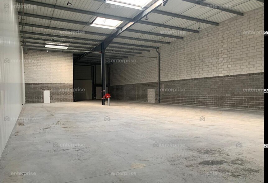 Industrial in Bondues for lease - Interior Photo - Image 3 of 5