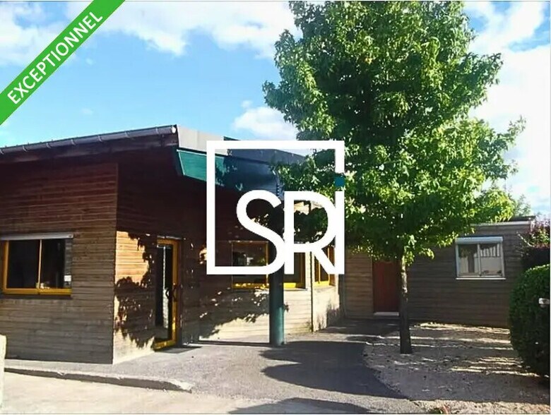 Industrial in Châteaugay for sale - Building Photo - Image 3 of 12