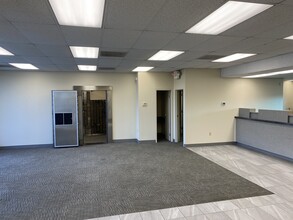 2772 Ridge Rd, Painesville, OH for lease Lobby- Image 2 of 4