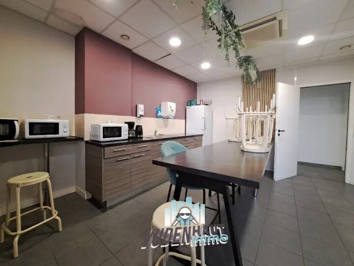 Office in Toulouse for lease - Interior Photo - Image 2 of 9