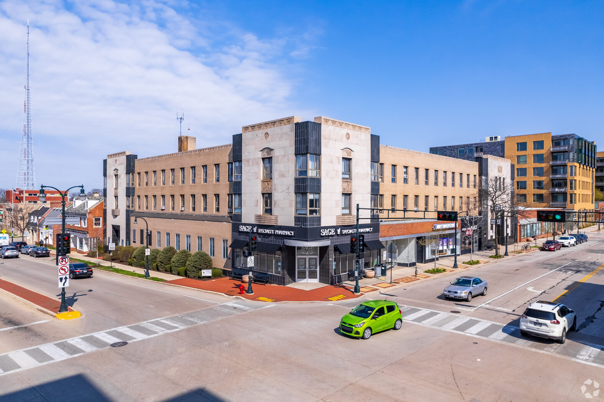 4001-4015 N Oakland Ave, Shorewood, WI for lease Building Photo- Image 1 of 14