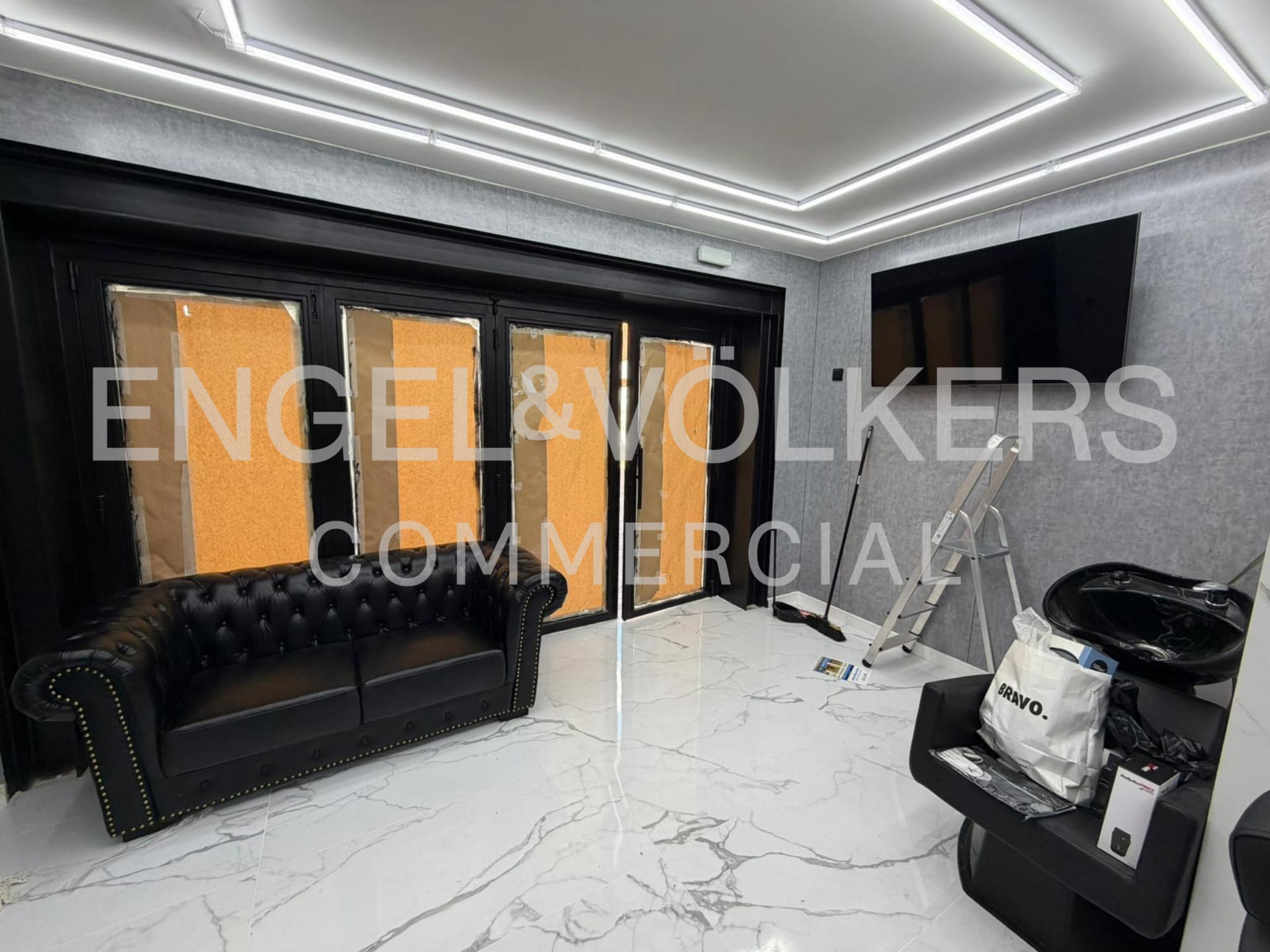 Retail in Villaviciosa de Odón, Madrid for lease Interior Photo- Image 1 of 4