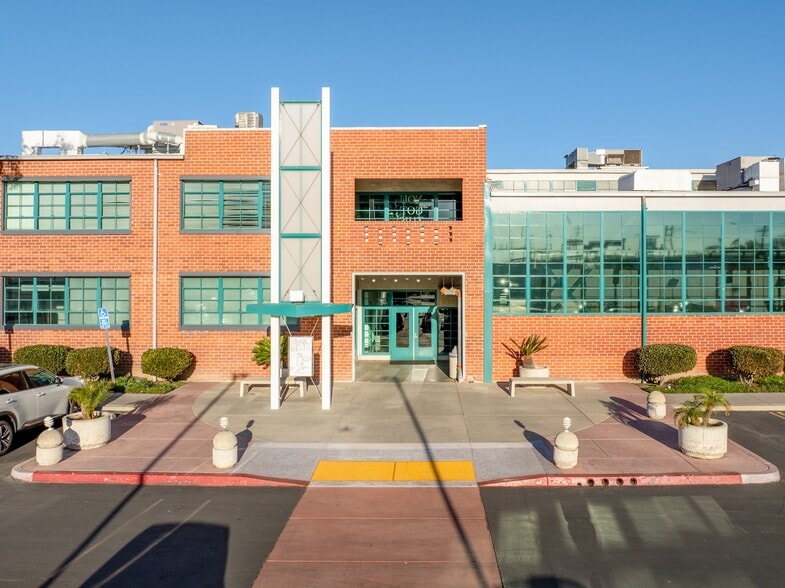 2440 S Sepulveda Blvd, Los Angeles, CA for lease - Building Photo - Image 1 of 9