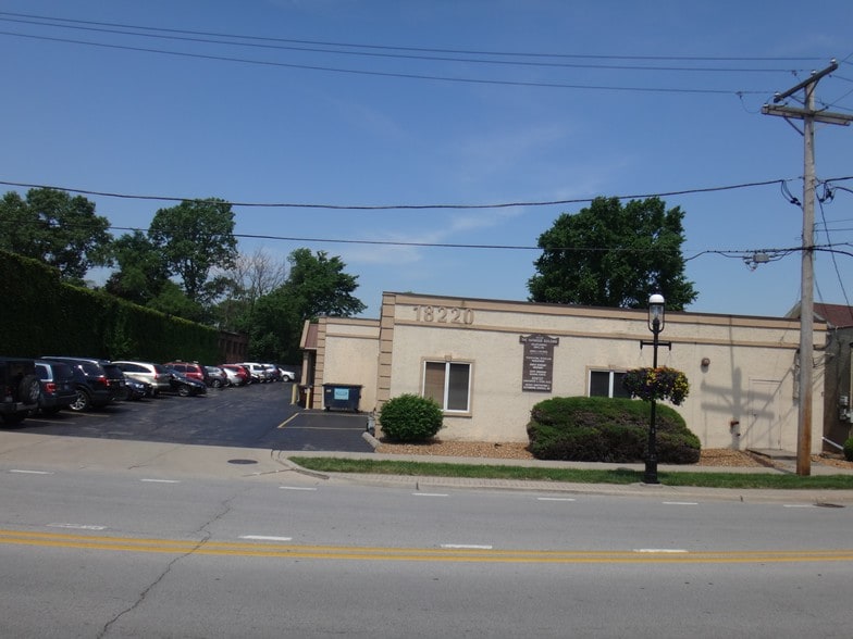 18220 Harwood Ave, Homewood, IL for sale - Building Photo - Image 3 of 44