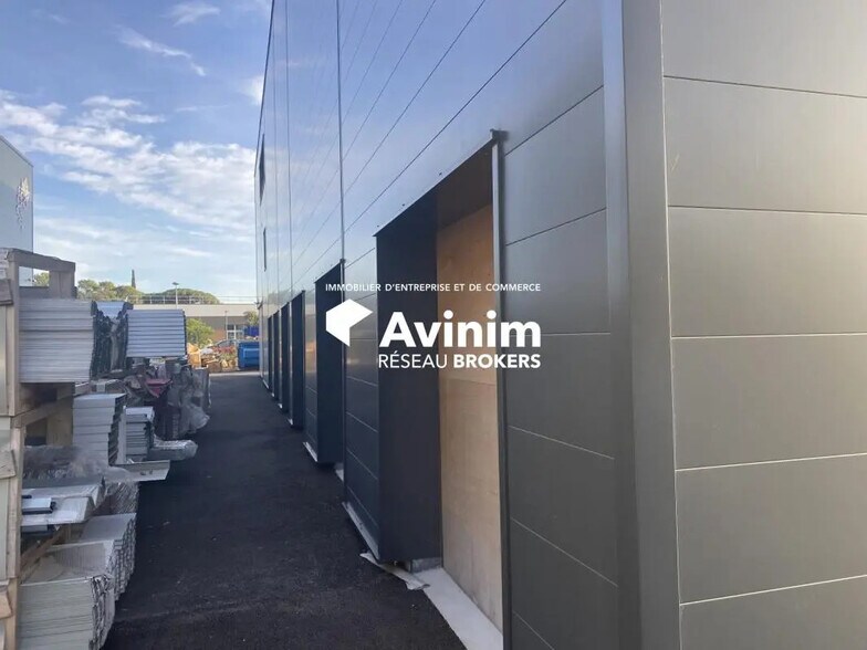 Flex in Le Cannet-des-Maures for sale - Building Photo - Image 2 of 12