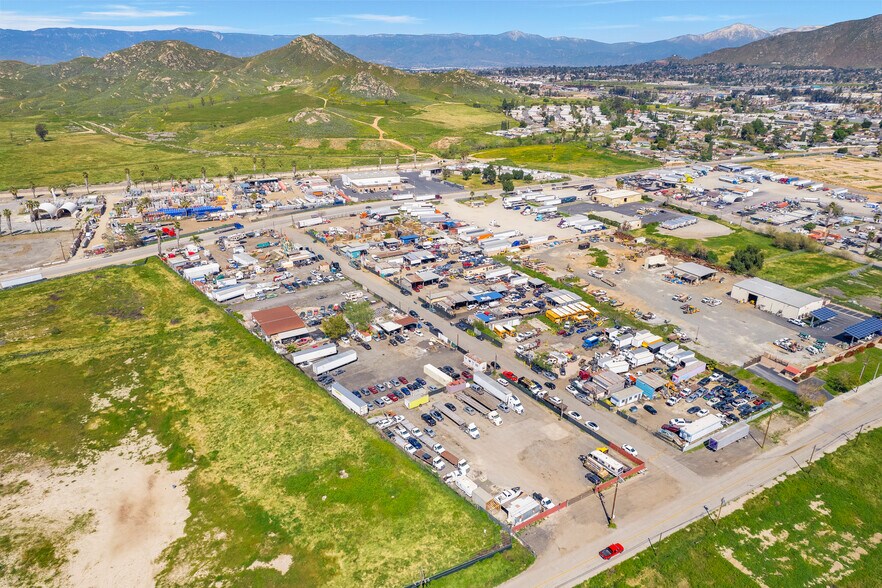 3655 Placentia Ln, Riverside, CA 92501 Specialty for Sale