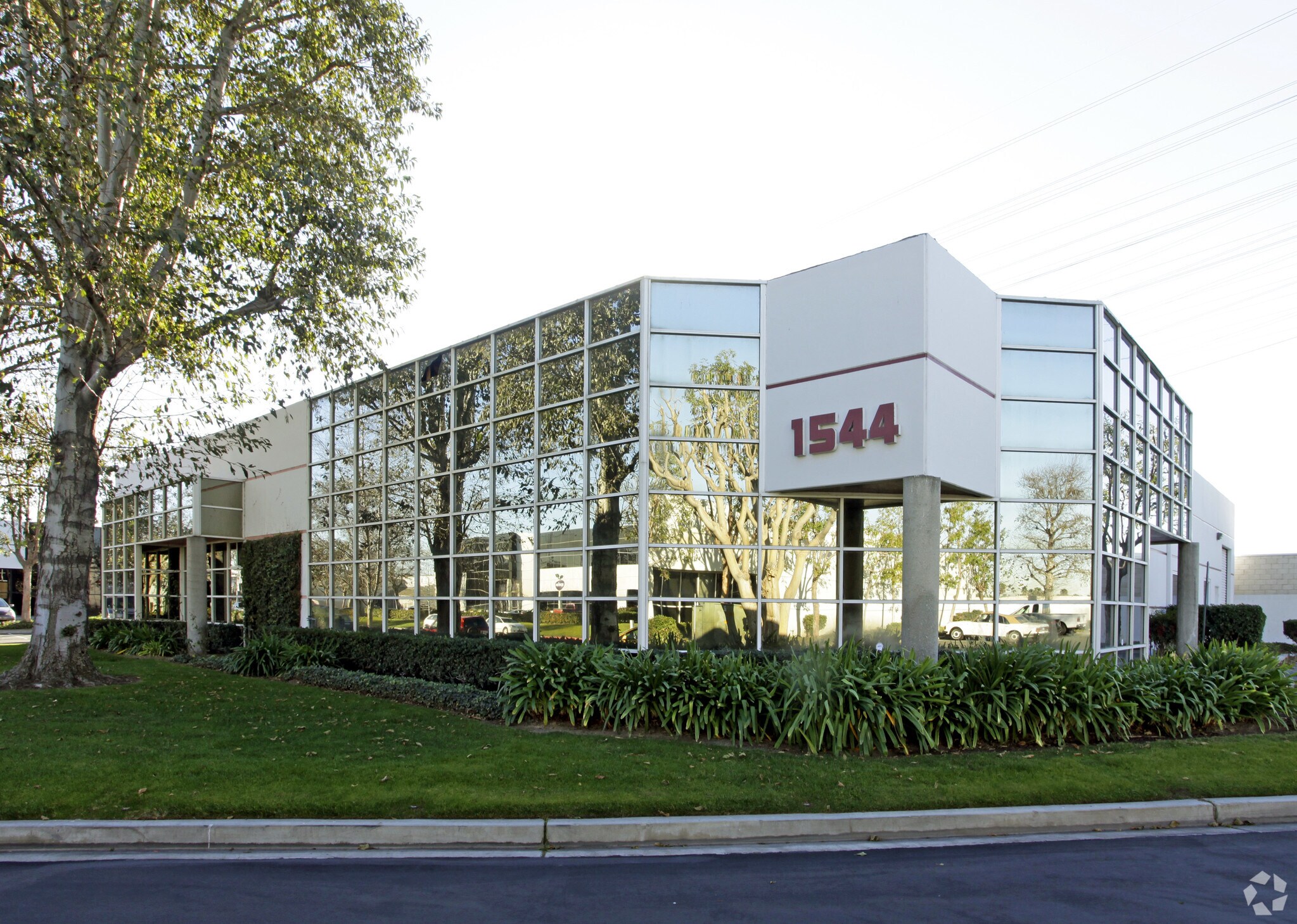 1544 W Yale Ave, Orange, CA for lease Primary Photo- Image 1 of 3