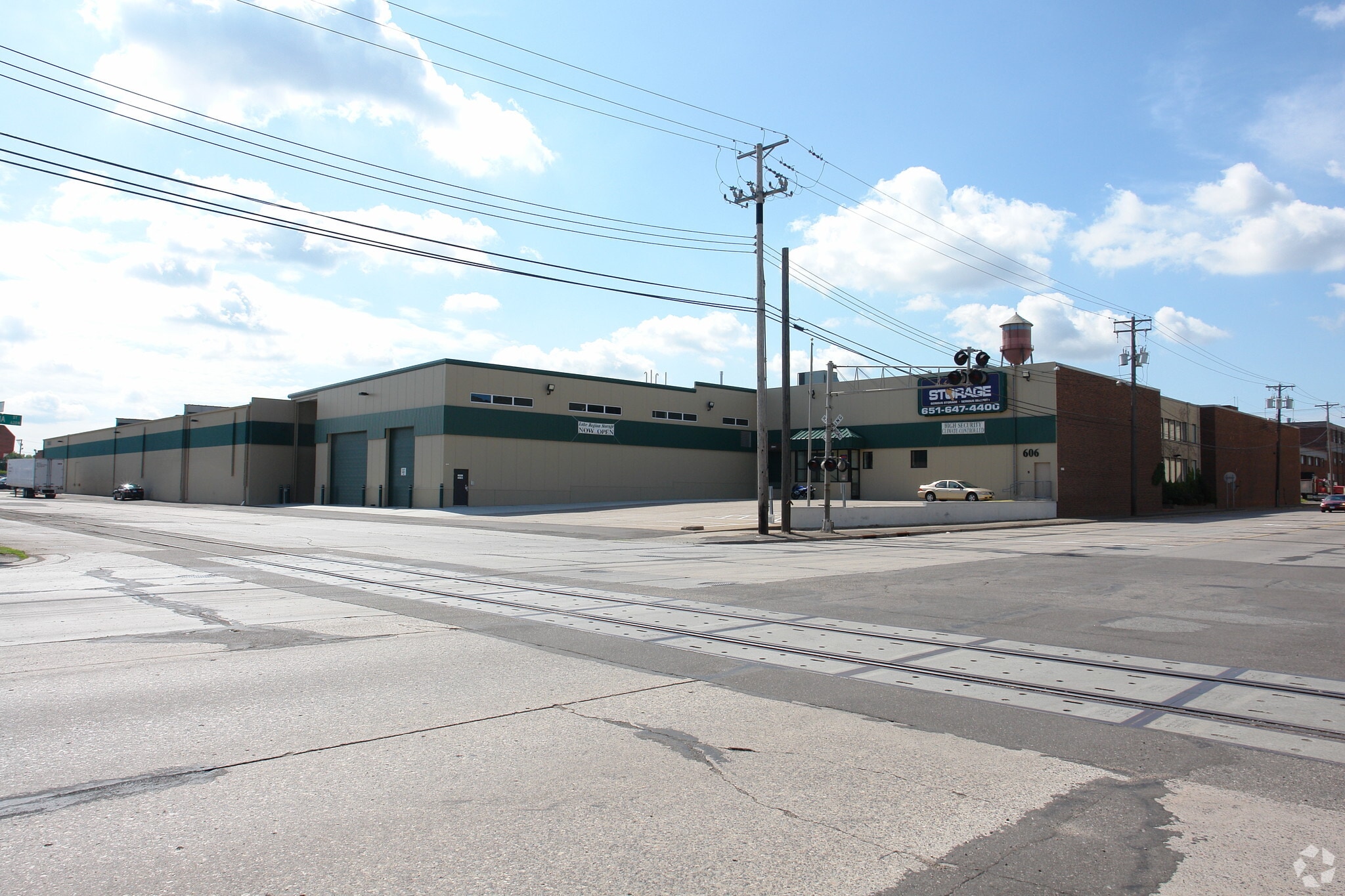 615 Montgomery St, Saint Paul, MN for lease Building Photo- Image 1 of 8
