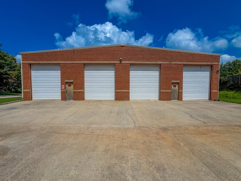 4953 Austin Park Ave, Buford, GA for sale - Building Photo - Image 3 of 7