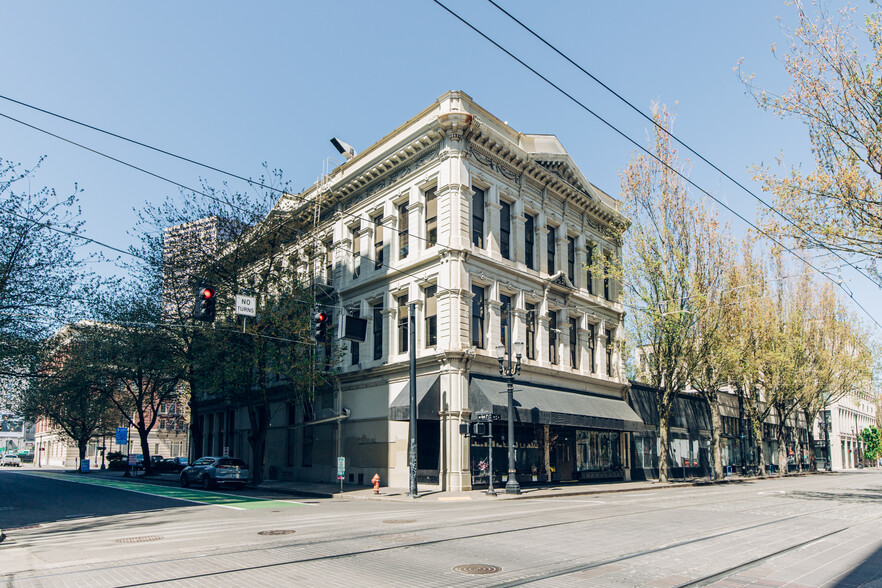 111 SW Oak St, Portland, OR for lease - Building Photo - Image 1 of 12