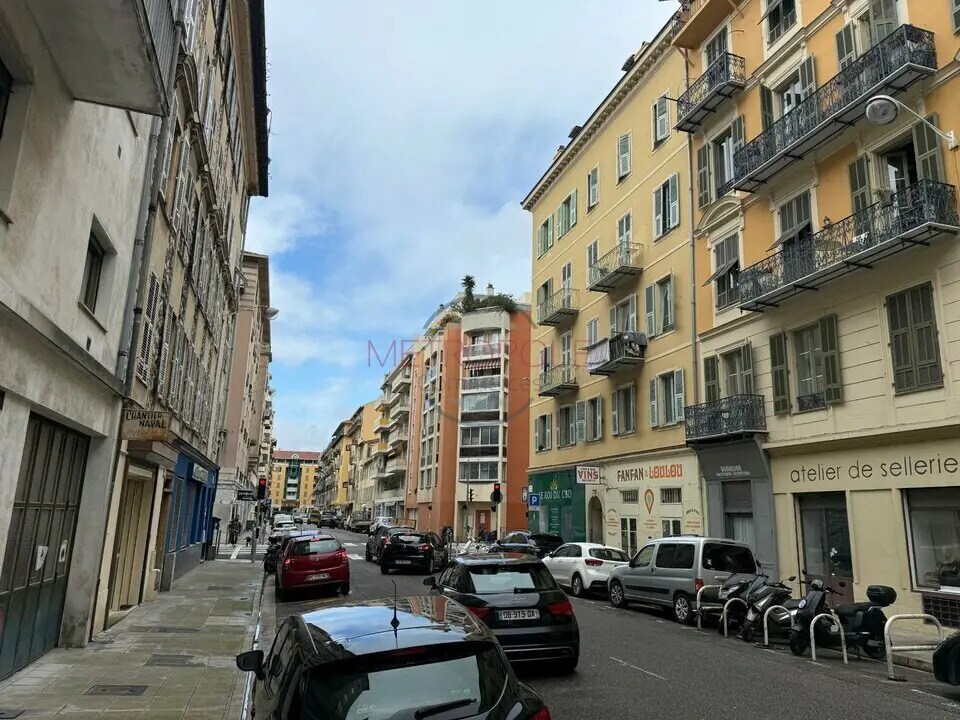 Retail in Nice for lease Building Photo- Image 1 of 7