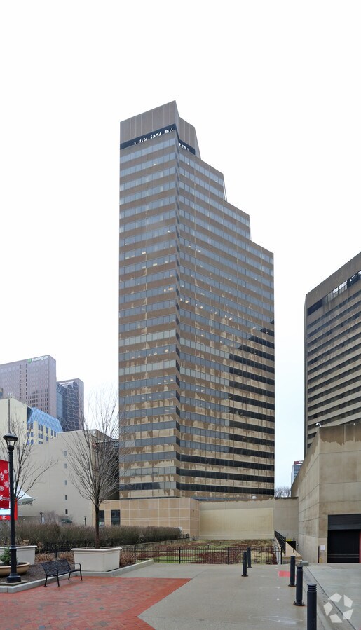 65 E State St, Columbus, OH 43215 (65 East State)