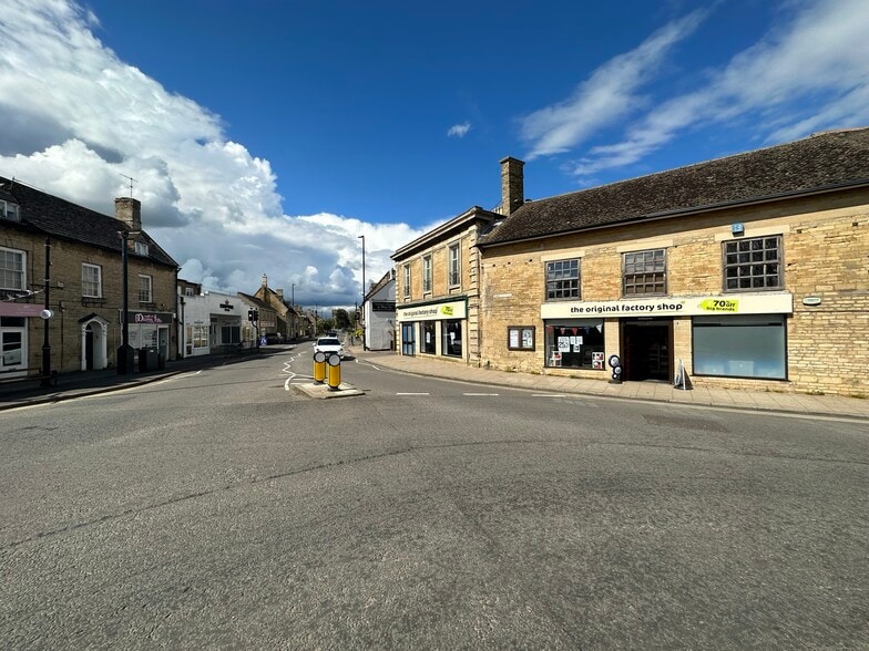 1-3 Market Pl, Peterborough for lease - Building Photo - Image 2 of 2