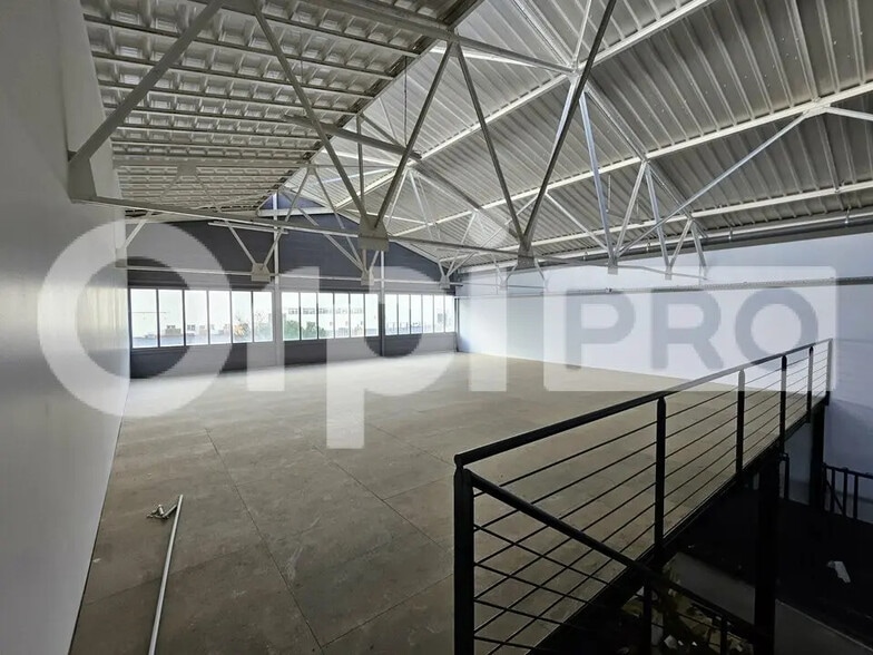 Flex in Reims for sale - Interior Photo - Image 2 of 4