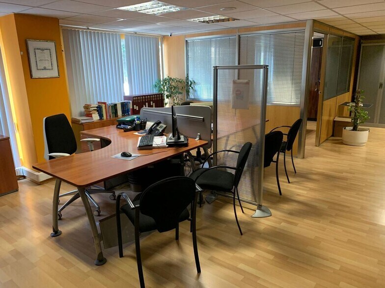 Office in Vigo, Pontevedra for sale - Interior Photo - Image 2 of 11