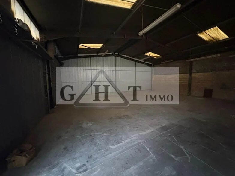 Office in Dammarie-les-Lys for lease - Interior Photo - Image 2 of 6