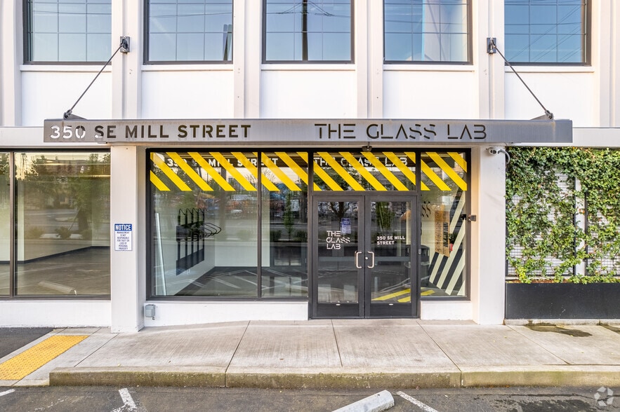 350 SE Mill St, Portland, OR for lease - Building Photo - Image 3 of 18