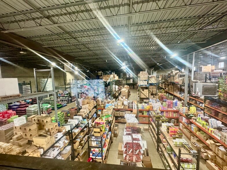 Wholesale Business Portfolio portfolio of 4 properties for sale on LoopNet.com - Interior Photo - Image 2 of 11