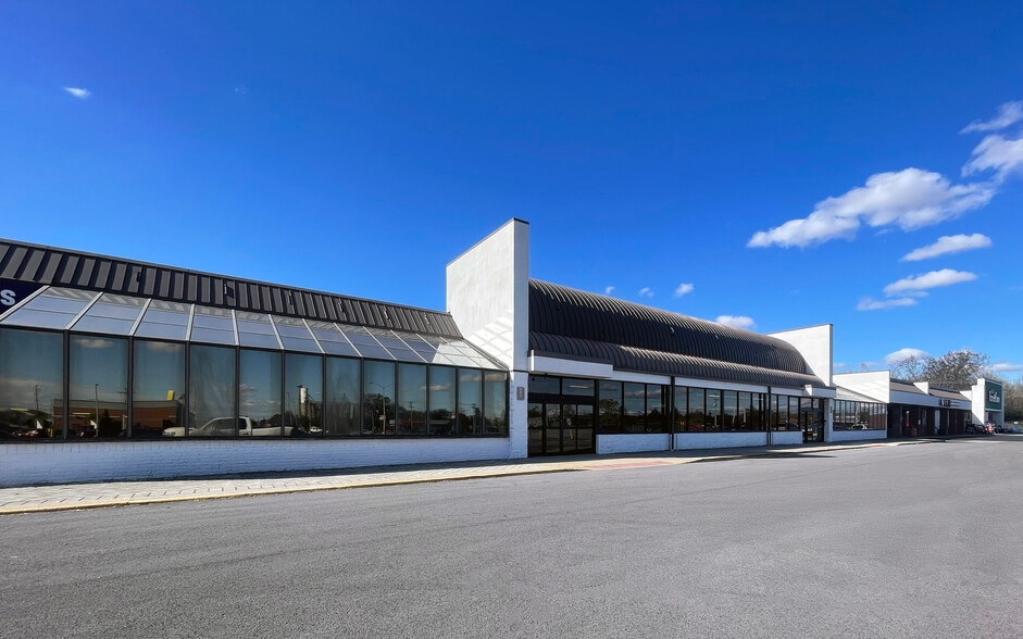 1050-1080 S Main St, Bowling Green, OH for lease - Building Photo - Image 3 of 6