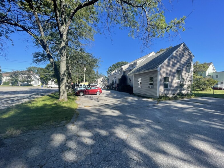 884 Broadway, South Portland, ME for sale - Building Photo - Image 2 of 13