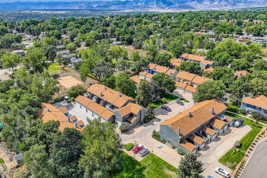18-UNIT TOWNHOME PORTFOLIO portfolio of 2 properties for sale on LoopNet.com - Building Photo - Image 1 of 22