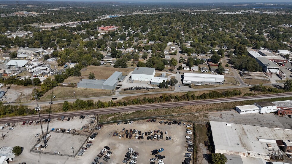 2601 E Dawson Rd, Tulsa, OK for lease - Building Photo - Image 3 of 35