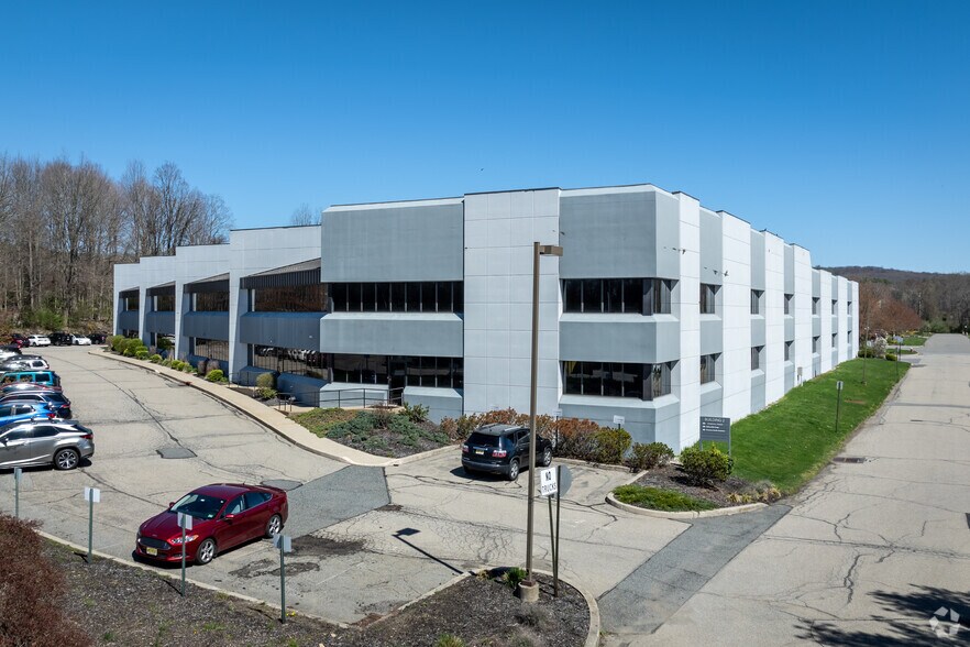 103 Bilby Rd, Hackettstown, NJ for sale - Primary Photo - Image 1 of 1