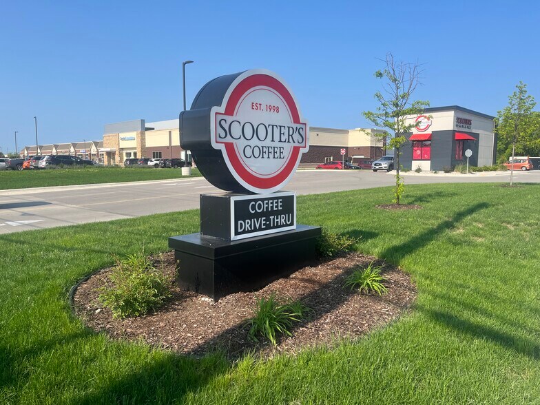 Taco John's and Scooter's Coffee Milwaukee, WI for Sale