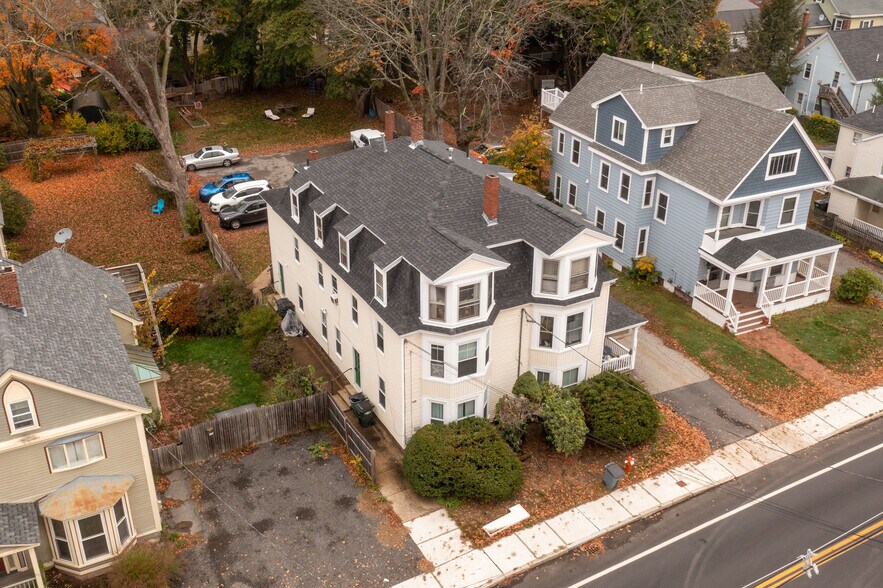 119 Elm St, Amesbury, MA 01913