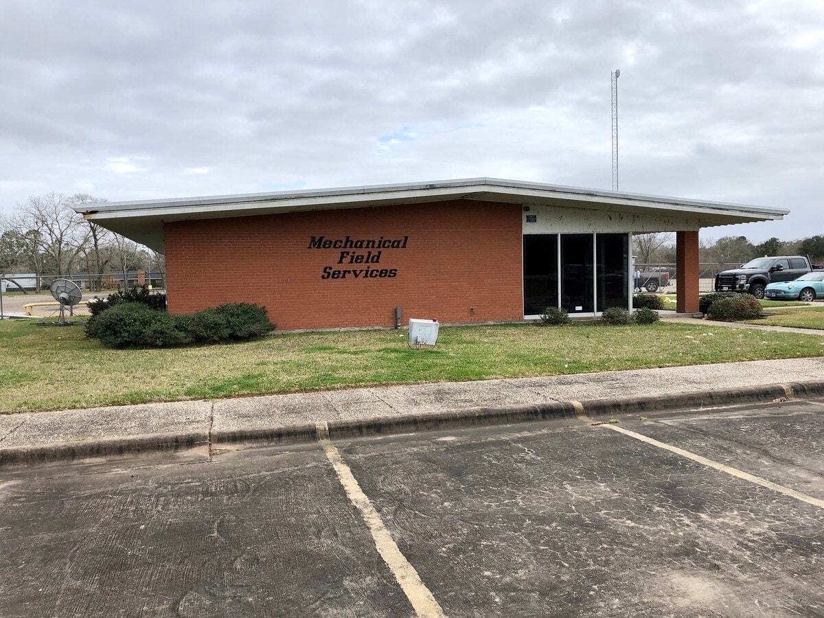 10182 Highway 35, Van Vleck, TX 77482