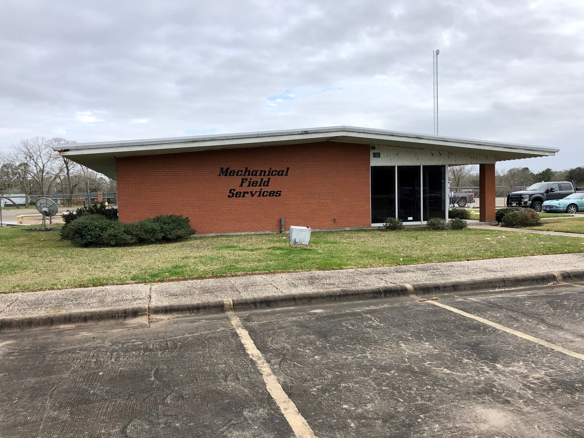 10182 Highway 35, Van Vleck, TX 77482