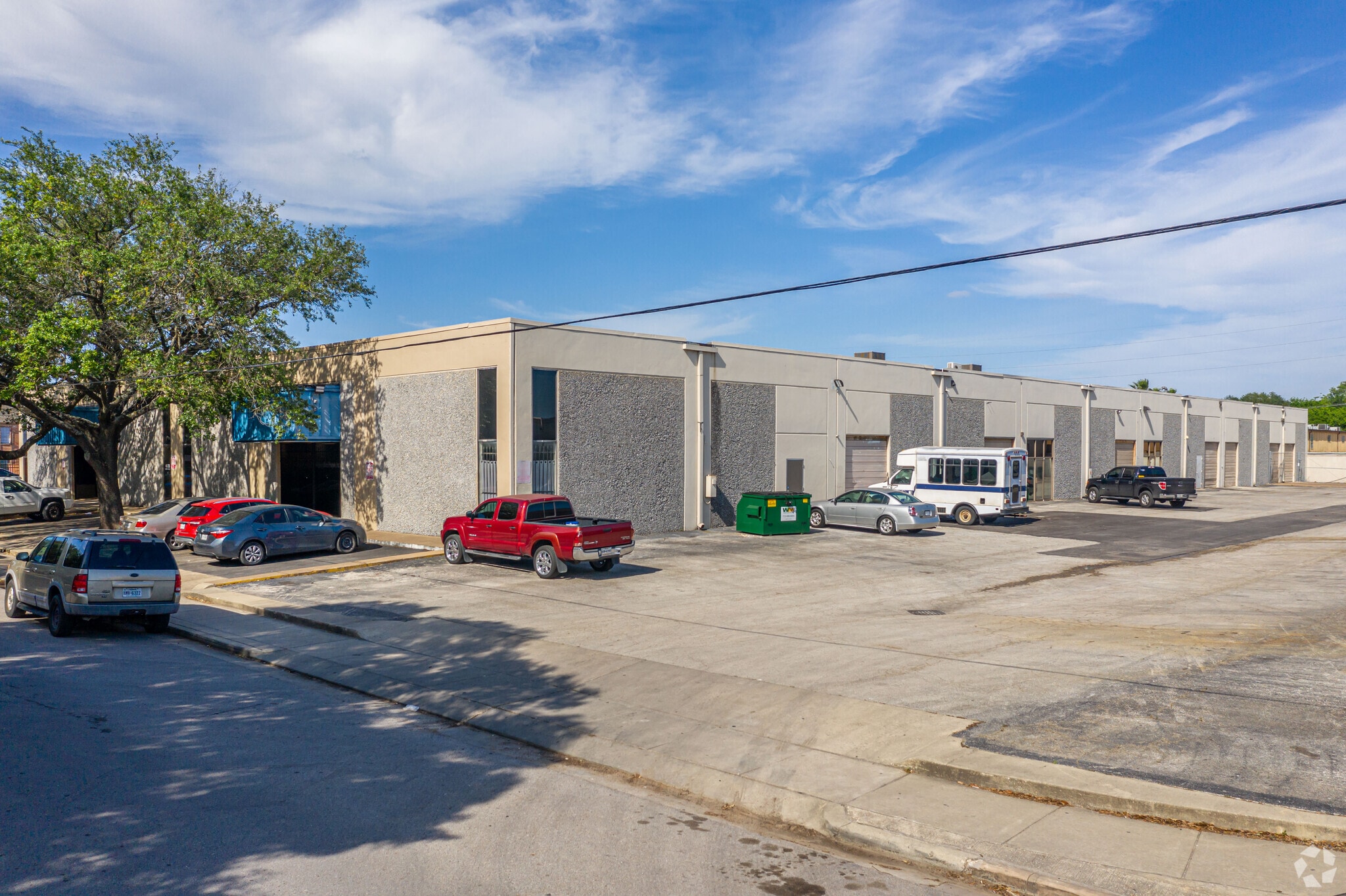 6301-6335 Ashcroft Dr, Houston, TX for lease Building Photo- Image 1 of 11