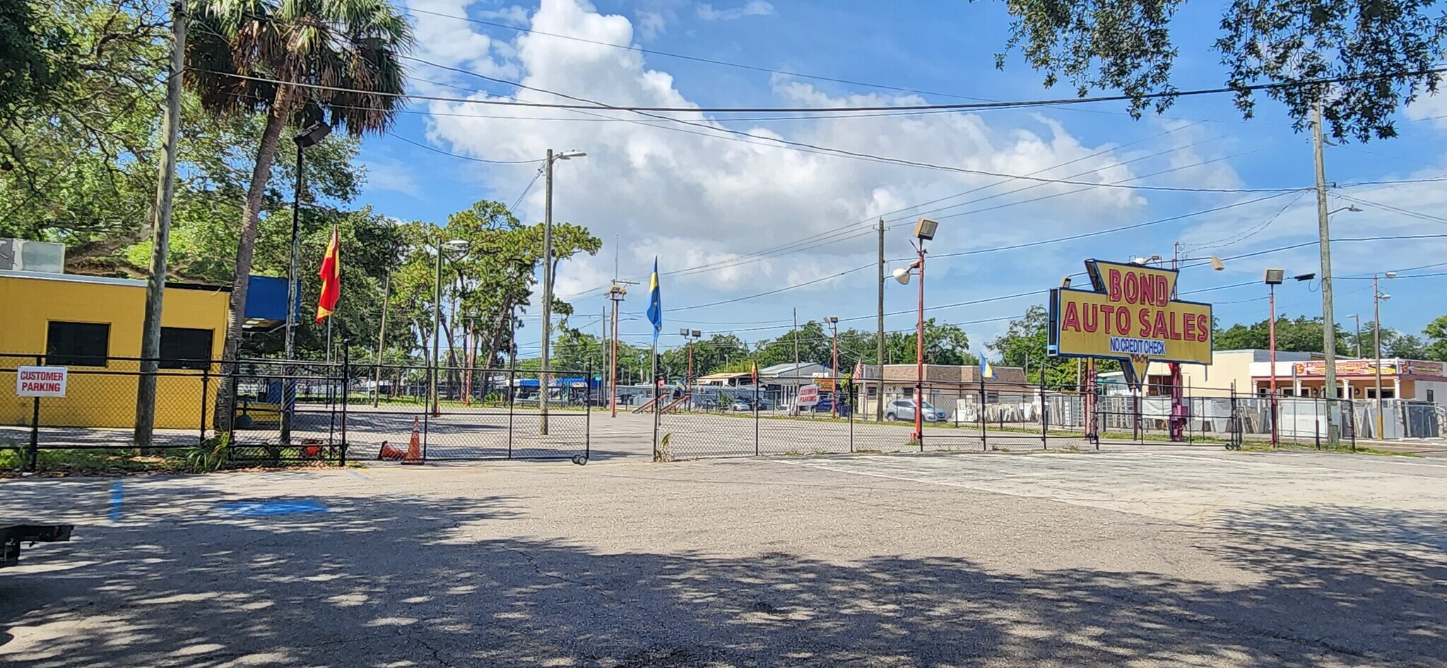 7901 N Florida Ave, Tampa, FL 33604 BOND AUTO SALES